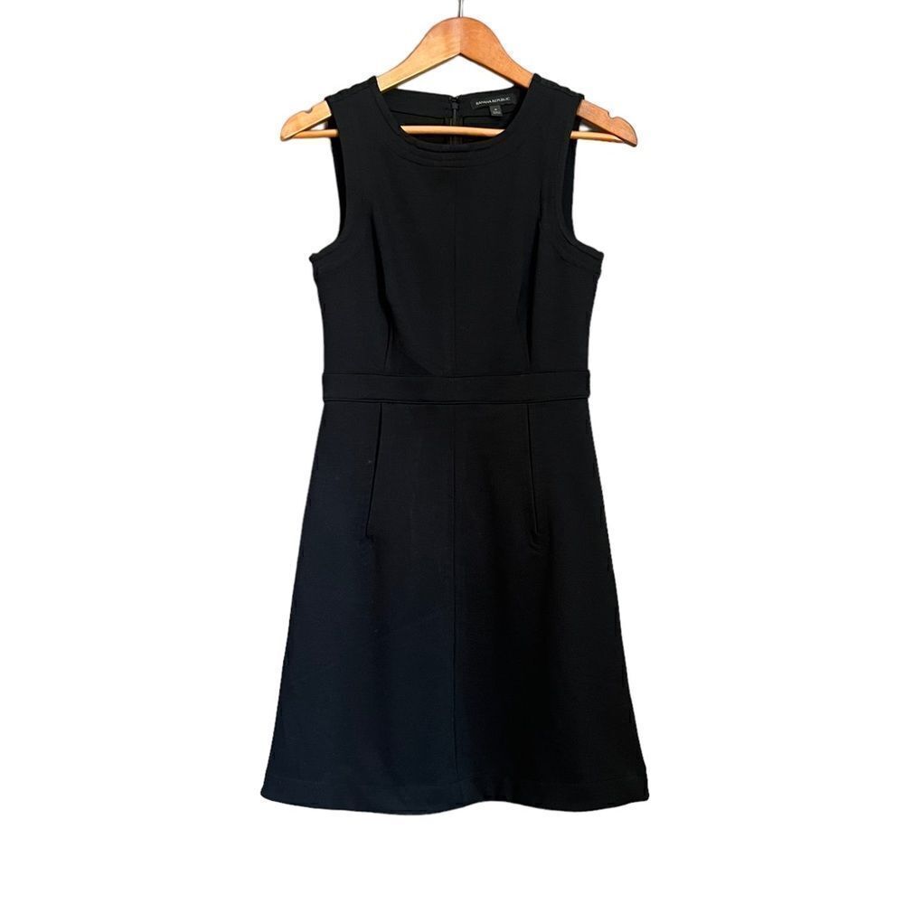 Banana republic black sleeveless dress with pockets